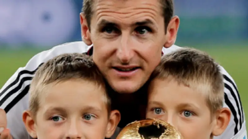 12 Jahre nach WM-Triumph: Klose-Sohn Noah feiert Profi-Debüt bei 1860 München