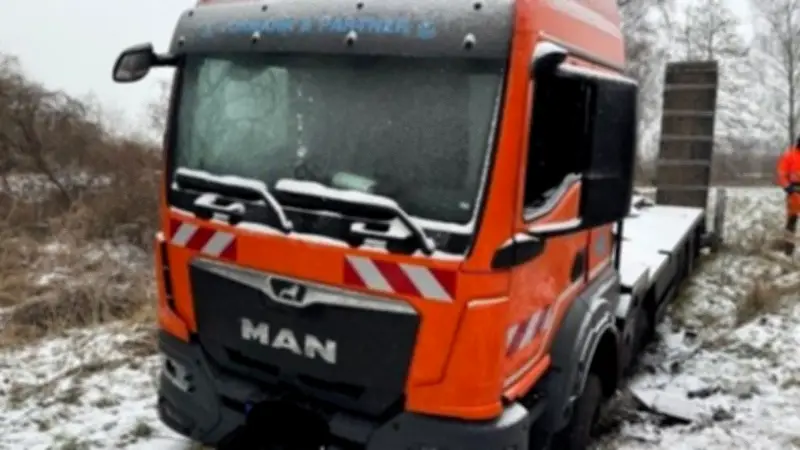 125.000 Euro Schaden: Diebe verwüsten Baustelle bei Sternberg und stehlen Lkw