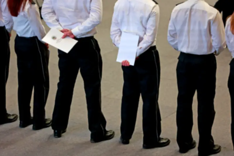 148 Polizei-Absolventen in Aschersleben erhalten Zeugnisse - Ministerpräsident lobt Engagement