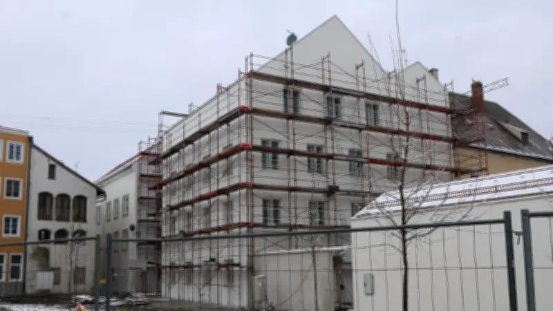 20 Millionen Euro Umbau: Hitlers Geburtshaus wird zur Polizeiwache in Braunau