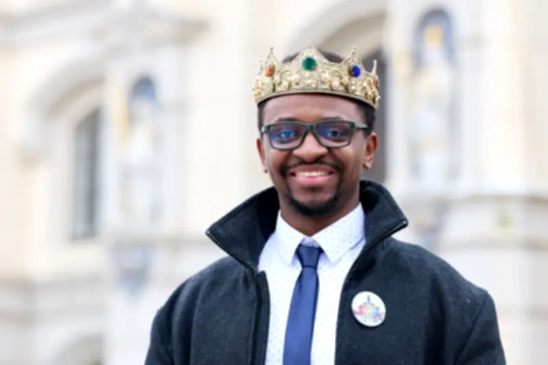22. schwuler Heidekönig in Lüneburg: Jean Luc Reme Jabiro aus Ruanda gewählt