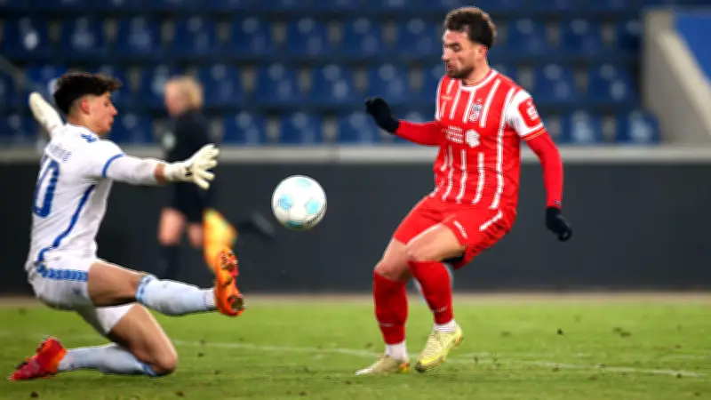 3:2-Sieg in Magdeburg: Rot-Weiß Erfurt bleibt im Meisterrennen der Regionalliga Nordost