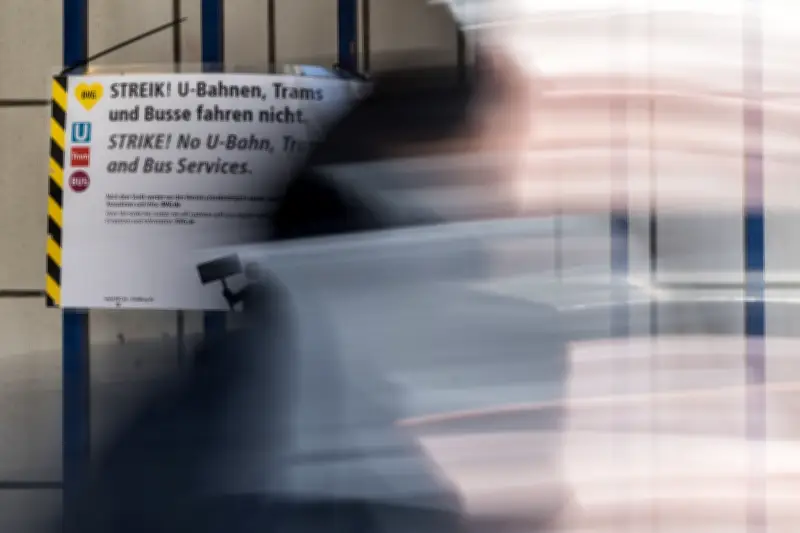48-Stunden-Warnstreik bei BVG legt Berliner Nahverkehr lahm - Verhandlungen festgefahren