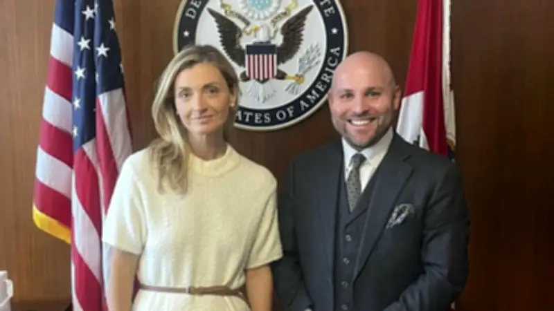 AfD-Politiker Frohnmaier trifft US-Unterstaatssekretärin Rogers am Rande der Münchner Sicherheitskonferenz