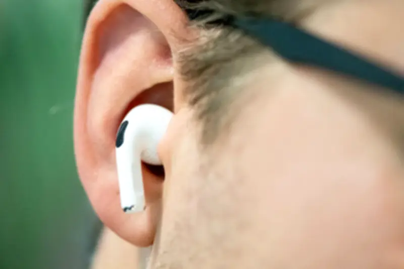 AirPods stoppen draußen: So deaktivieren Sie die störende Ohrerkennung