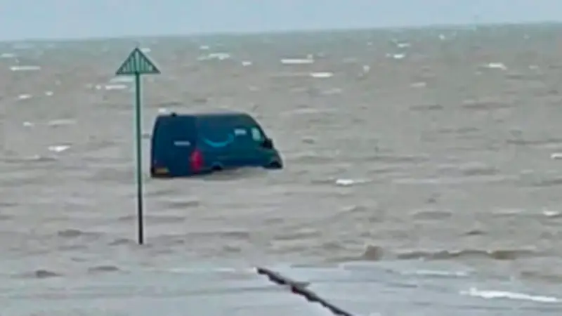 Amazon-Fahrer folgt Navi in die Themse: Historischer Gezeitenpfad wird zur Falle