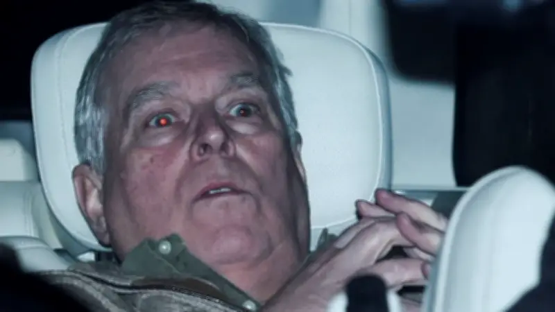 Andrew Mountbatten-Windsor nach Festnahme freigelassen: Erste Fotos zeigen verstörten Ex-Herzog