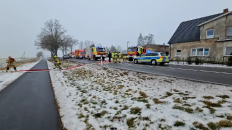 Anklam: 300 Kubikmeter Wasser fluten Keller – Feuerwehr-Großeinsatz nach geplatzter Leitung