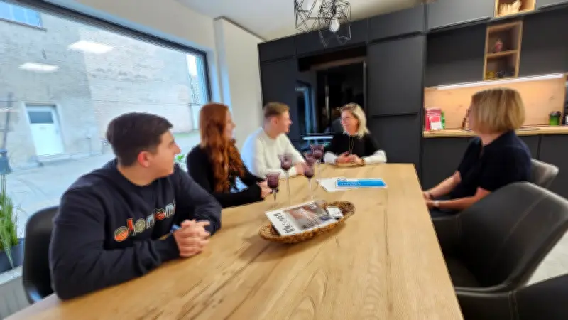 Anklamer Abiturienten kämpfen mit Kosten für Abiball - Spende hilft, aber Location fehlt