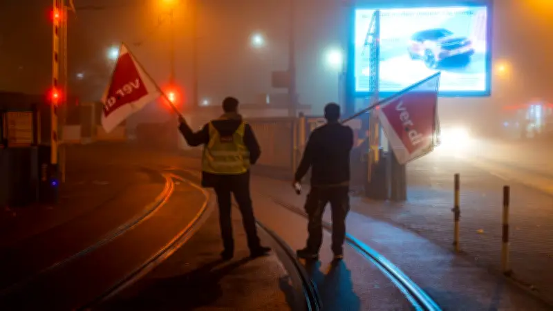 Arbeitgeber fordern Streik-Stopp: Öffentlicher Sektor wird als „immer gieriger“ kritisiert