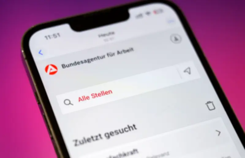 Arbeitslosenzahl bleibt trotz leichten Rückgangs über Drei-Millionen-Marke