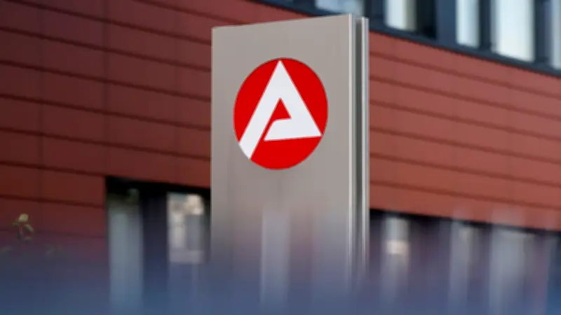 Arbeitslosigkeit erreicht Rekordhoch: Jeder verlorene Job kostet 50.000 Euro Wohlstand