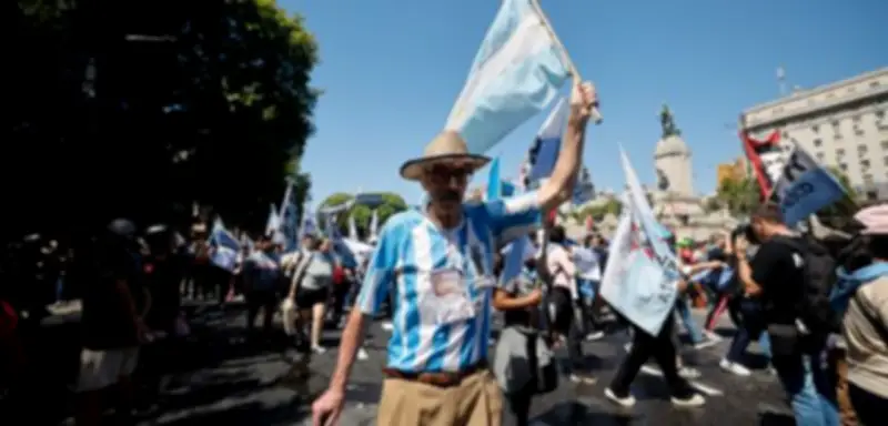 Argentinischer Kongress billigt umstrittene Arbeitsmarktreform von Präsident Milei