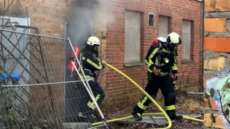Aufmerksame Bauarbeiter verhindern Großbrand am Neubrandenburger Bahnhof