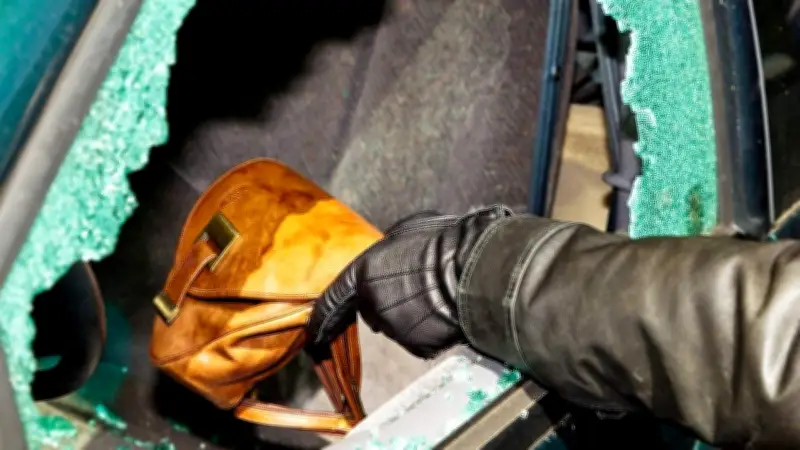 Autoeinbrüche im Burgenlandkreis: Polizei gibt konkrete Sicherheitsempfehlungen für Fahrzeughalter