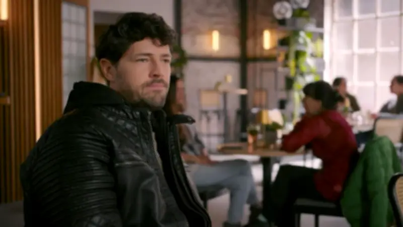 AWZ: Mika offenbart sich als Jans Zwillingsbruder - Imani schockiert über die Enthüllung