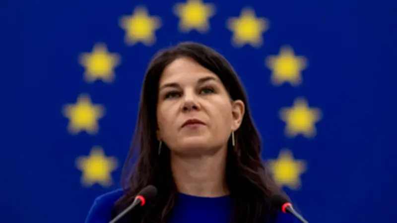 Baerbock im EU-Parlament: Warnung vor systematischen Fake-Pornos und Hass gegen Frauen