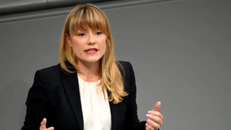 BAMF stoppt Zulassungen für Integrationskurse – Linke warnt vor katastrophalen Folgen