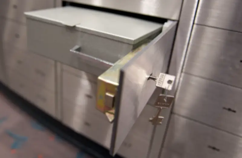 Bankeinbruch in Stuhr: Schließfächer aufgebrochen - Täter sprühen unbekannte Flüssigkeit