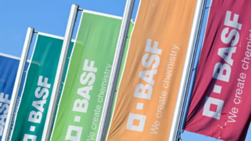 BASF bündelt Dienstleistungen in neuem Indien-Hub – IGBCE kritisiert Stellenverlagerung