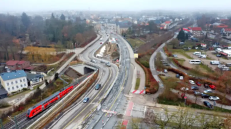 Baufortschritt an der B192-Bahnbrücke in Waren: Neue Phase mit Verkehrsumleitungen startet