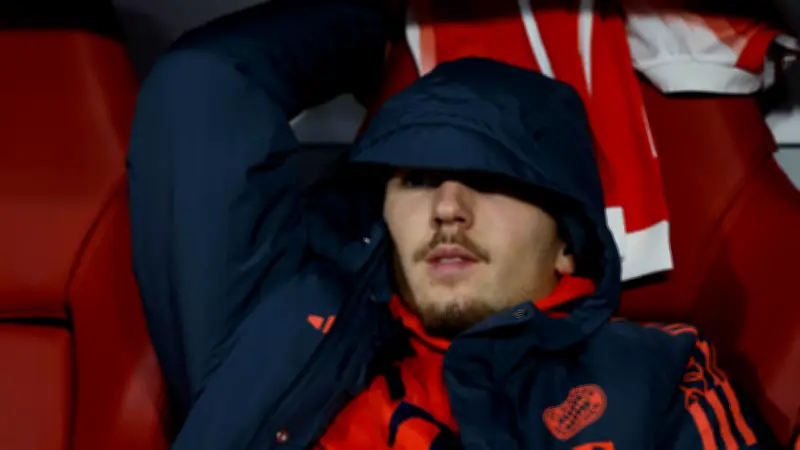 Bayern Insider analysiert: Lennart Karls auffälliges Verhalten nach Pokal-Spiel