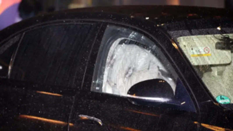 Berlin-Tegel: Mercedesfahrer in Limousine angeschossen - Polizei ermittelt zu möglichem Bandenkrieg