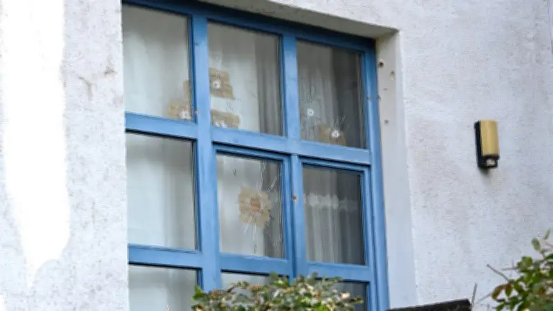 Berliner Polizei warnt vor blutigem Bandenkrieg nach elf Schüssen auf Kreuzberger Wohnung