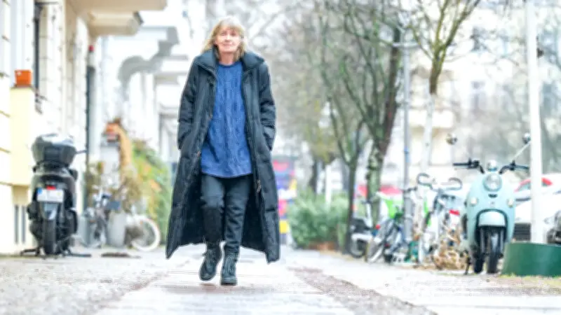 Berliner Rentnerin nach Krebs-Operation obdachlos: Gerichtsvollzieher wirft 73-Jährige aus Wohnung