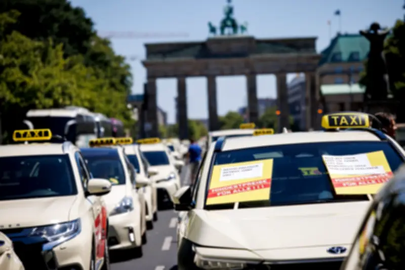 Berliner Senat verhängt einjähriges Moratorium für neue Taxi-Zulassungen