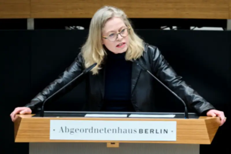 Berliner Verkehrssenatorin Bonde setzt auf Magnetschwebebahn statt Tram für Tegel-Spandau