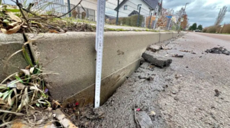 Bernburg: Hohlraum unter Semmelweisstraße entdeckt - Stadt reagiert auf gefährliche Bodenabsenkung