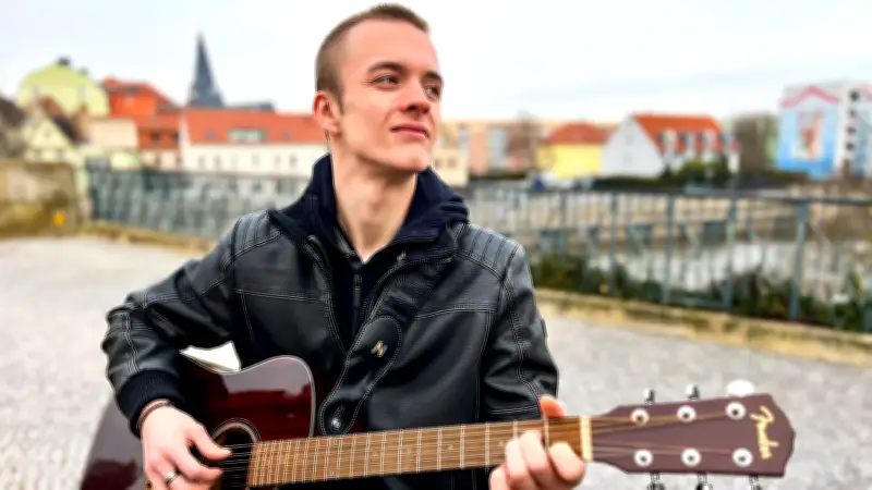 Bernburger Künstler Nicva veröffentlicht Debüt-Song 'Verloren ohne Grund' auf Spotify und Youtube