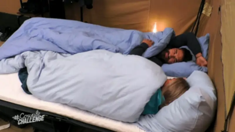 Bettpartner-Tausch bei #CoupleChallenge: Aleks und Emmy verbringen gemeinsame Nacht