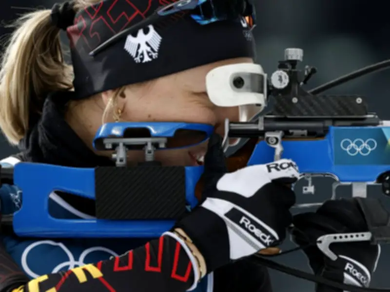 Biathlon-Drama bei Olympia: Franziska Preuß verpasst Medaille durch letzte Schießfehler