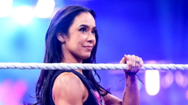 BILD überträgt WWE Elimination Chamber live: AJ Lee kämpft um Intercontinental-Titel