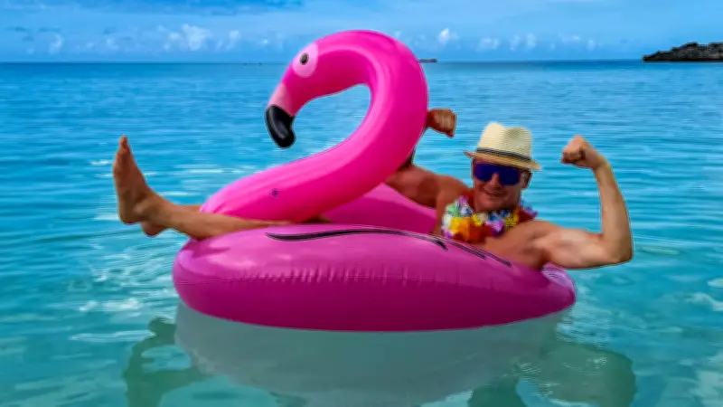 BILD-Reporter auf FKK-Kreuzfahrt: Sieben Kilo Klamotten völlig unnötig - Nackt-Volleyball und Ukulele-Auftritt