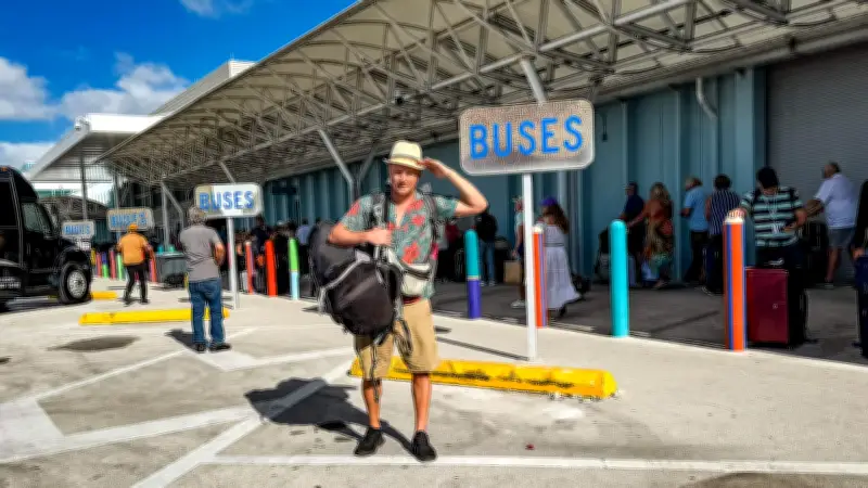 BILD-Reporter erlebt FKK-Kreuzfahrt: Nackt-Auftritt im Theater