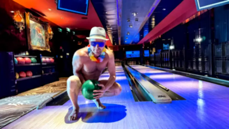 BILD-Reporter erlebt Nackt-Bowling und Karaoke auf FKK-Kreuzfahrt durch die Karibik