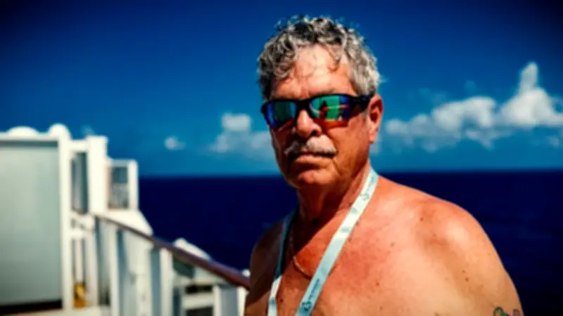 BILD-Videotagebuch: Gordon (70) spricht offen über seine FKK-Leidenschaft auf dem „Big Nude Boat“