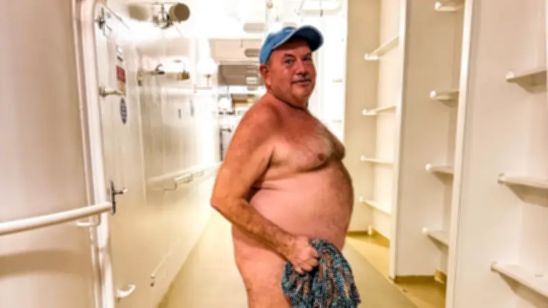 BILD-Videotagebuch: Nacktsegeln in der Karibik - Einblicke in die FKK-Kultur