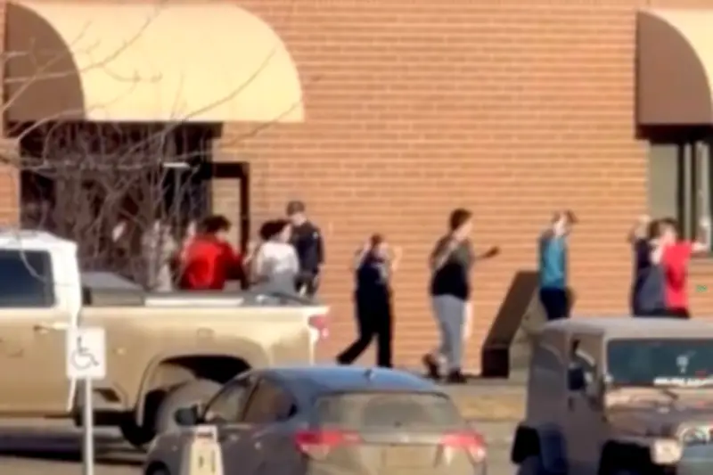 Blutbad in Tumbler Ridge: Zehn Tote nach Schüssen an kanadischer Schule