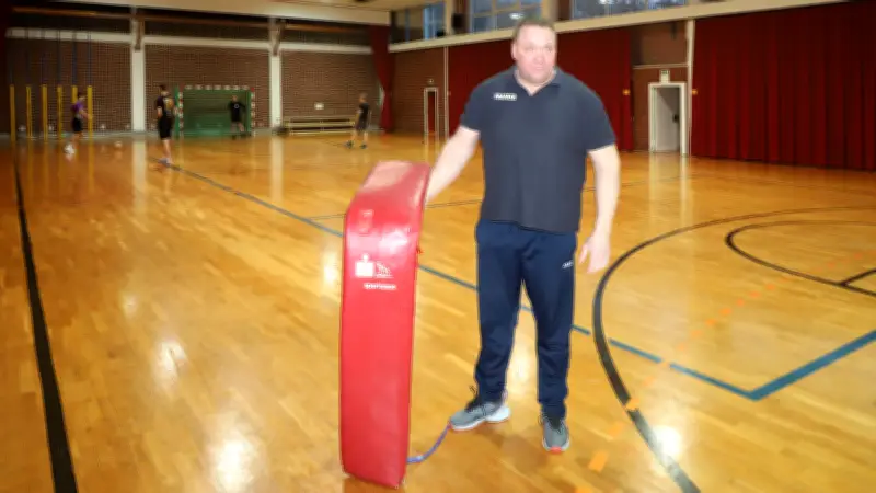 Boxen in Demmin: Turnier mit Spendenaktion für neuen Ring in der Beermann-Arena