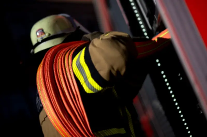 Brand auf Güterzug in Magdeburg: Bahnstrecke Braunschweig-Magdeburg gesperrt