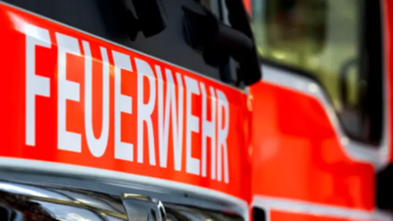 Brand in Weferlingen: Mieter lässt Kerze unbeaufsichtigt - Wohnung komplett ausgebrannt