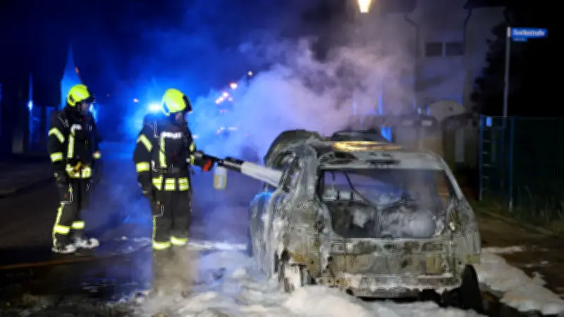 Brandserie in Merseburg: Sechs Feuerwehreinsätze in einer Nacht - Polizei ermittelt Brandstiftung