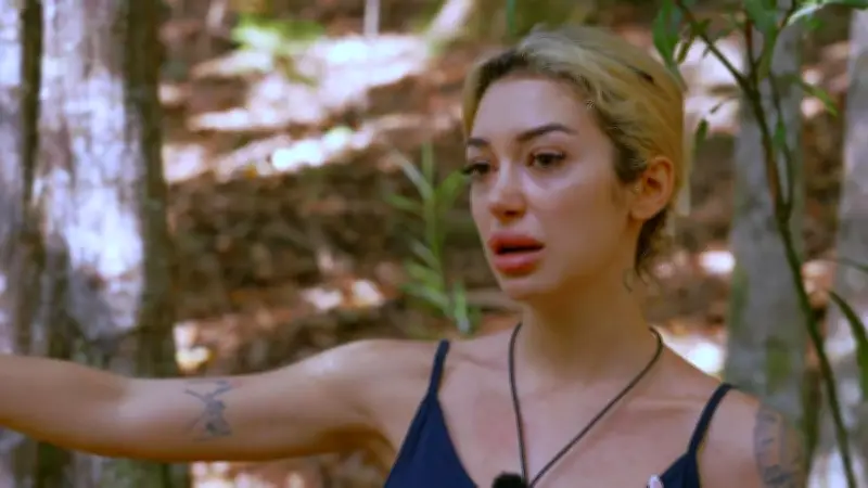 Brandstiftung im Dschungelcamp: Ariel legt Feuer und löscht mit Öl