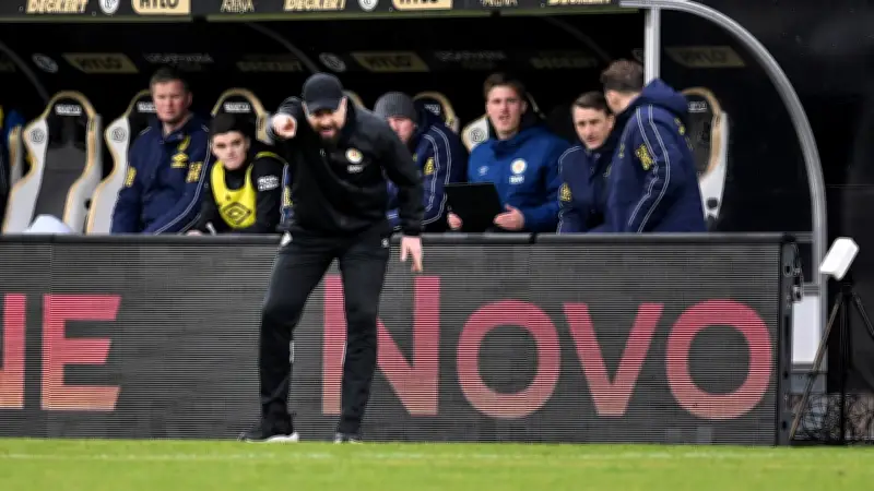 Braunschweig verabschiedet Elversberg in die Bundesliga: „Froh, wenn wir hier weg sind“