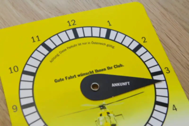 Bußgeldgefahr in Österreich: Deutsche Parkscheiben sind im Nachbarland ungültig