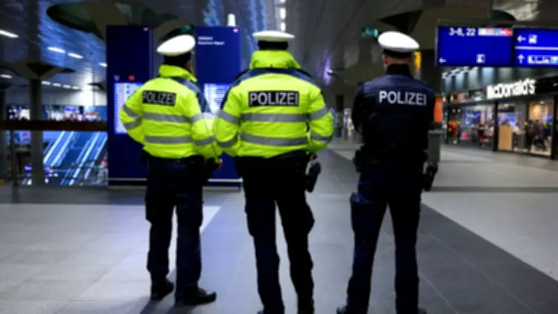 Bundespolizei stellt Hunderte gefährliche Gegenstände an Berliner und Potsdamer Bahnhöfen sicher